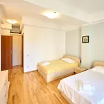 Water Lily Family Apartment - Free Parking