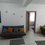 23 Valuri, 2 Camere, 2 Bai