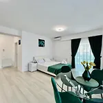 Luxury Alice Studio