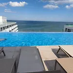 Infinity Luxury Apartment Piscina Prima Linie La Mare