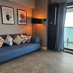 Sunset Lake Boutique Apartment