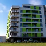 Tania Lake Apartments