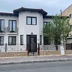 Vila Thera