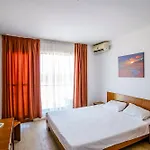 Vila Miraky Pe Plaja Belona