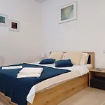 Lora Studio