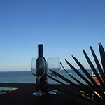 Reyna Apartment, Faleza Nord
