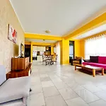 Sophia Lake View Suite