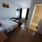 Casa Cu Flori