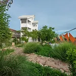 Lawanda9