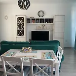 Emi Apartment Mamaia
