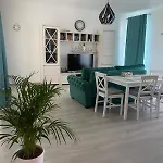 Emi Apartment Mamaia