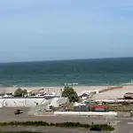 Stefi Mamaia Summerland