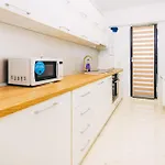 Miraj Apartments By The Lake