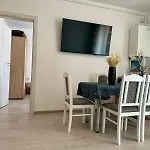 Flowers Apartament Mamaia Nord