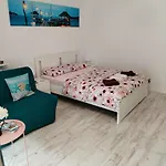 Saturn Rooms