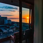 Studio Zora Sunrise