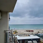 Miiiaaa Astoria - Prima Linie La Mare