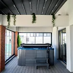 Aquarium Residence Penthouse 7