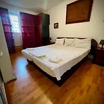Hotel Dona