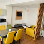 Myamar Apartment Mamaia