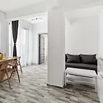 Azure Bliss Terrace Apartaments