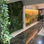 Queens Suite