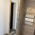 Dana Studio 1