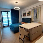 Studiou Mobilat Cu Chicineta In Bloc Pe Tarmul Marii In Mamaia Nord