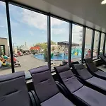 Aqua Blue Luxury Apartments & Spa Center Alezzi