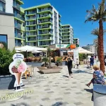 Sunny Vibe - Indoor Pool & Spa Beach Resort