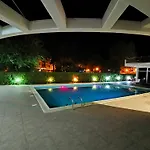 Luisa Lux Apartment - Sat Vacanta