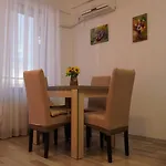 Denisse Apartment