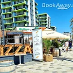 Marina Breeze - Pool & Spa Beach Resort
