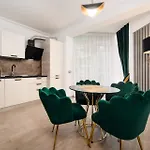 Marina Breeze Luxury Premier Suite