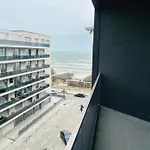 Mamaia Nord Building Prima Linie La Mare