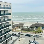 Mamaia Nord Building Prima Linie La Mare