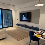 Apartment With A View Of The Sea!