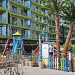 Seafront Beach Pool & Spa Resort Apartment Mamaia Nord