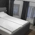 Deacu'S Home