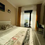 Roapart Mamaia- Sunset Dream