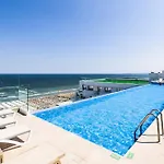 Boho Waves - Infinity Pool & Spa Resort