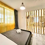 Black Sea Studios And Apartments
