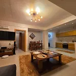 Melly'S Apartment Summerland