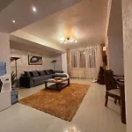 Melly'S Apartment Summerland