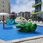 Luna Queen Std - Pool & Spa Beach Resort