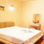 Beach & Clubs Apartments Mamaia