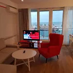 Wave 1 Promenada Apartments