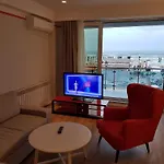 Wave 1 Promenada Apartments