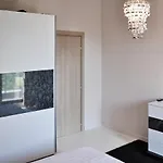 Antos Deluxe Apartment