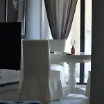 2 Steps Apartment